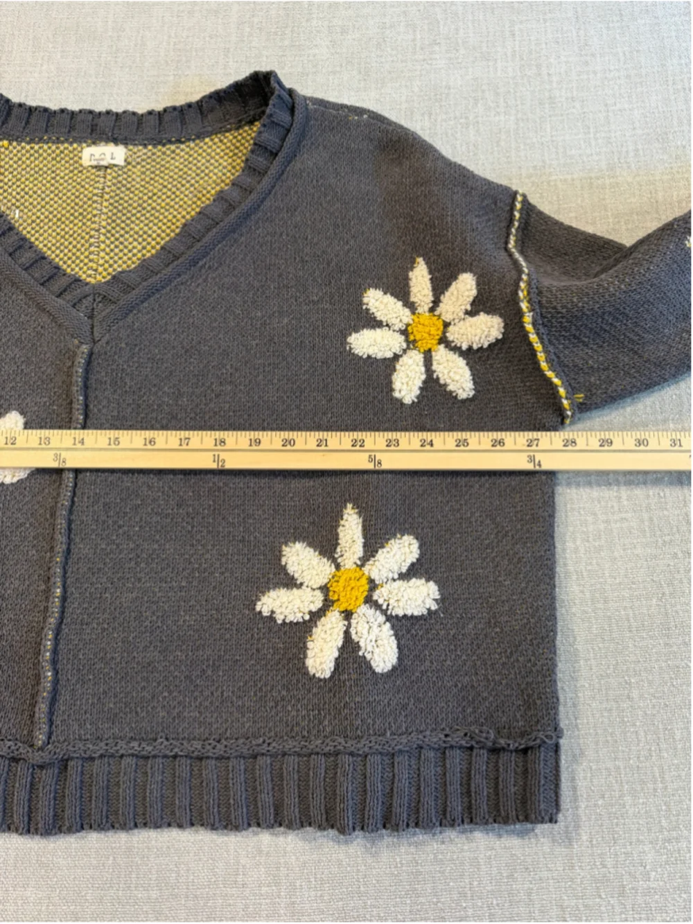 V-neck berber daisy floral pattern chenille pullover boho sweater gray medium - Picture 8 of 10